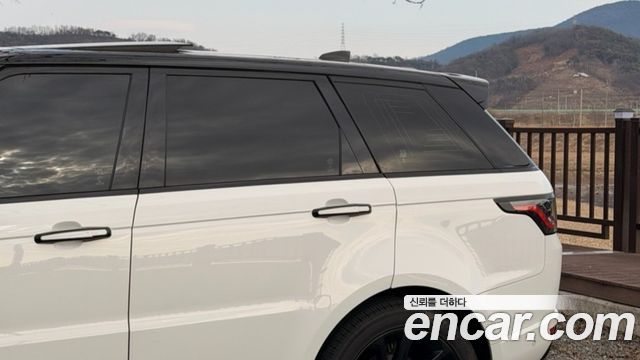 Land Rover Range Rover Sport 2018 — photo 7