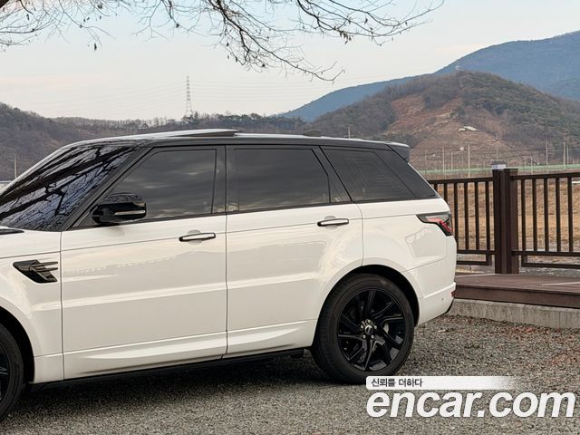 Land Rover Range Rover Sport 2018 — photo 18