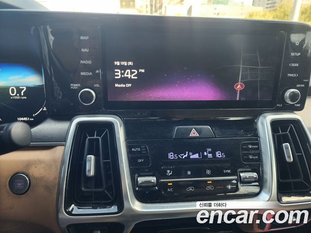 Kia Sorento 2021 — photo 12