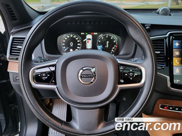Volvo XC90 2020 — photo 9