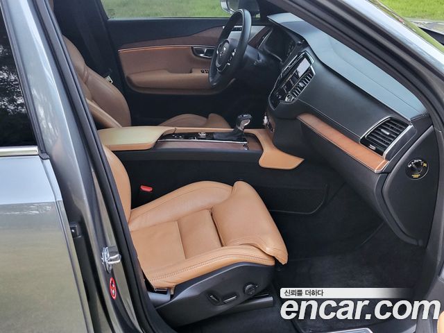 Volvo XC90 2020 — photo 12