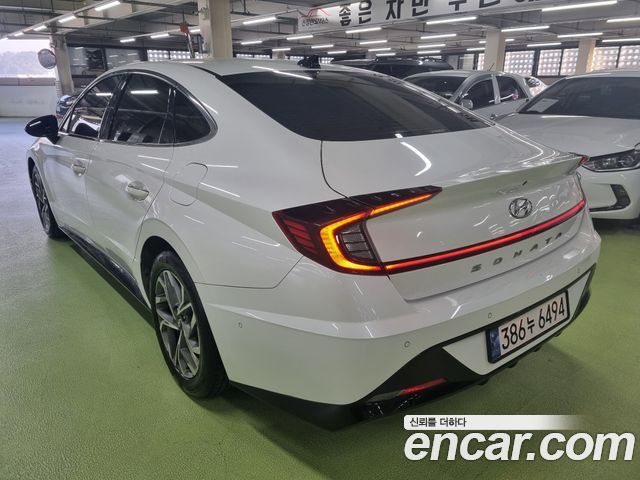 Hyundai Sonata 2022 — photo 2