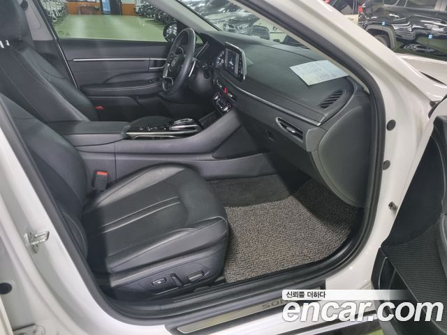 Hyundai Sonata 2022 — photo 11