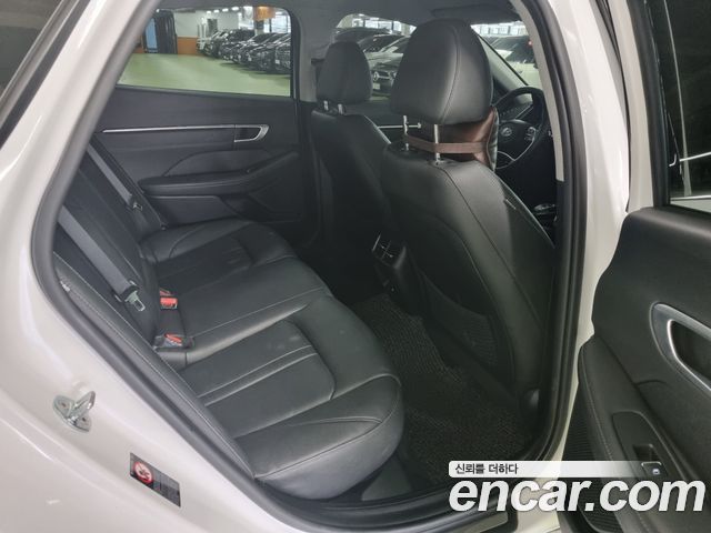 Hyundai Sonata 2022 — photo 12