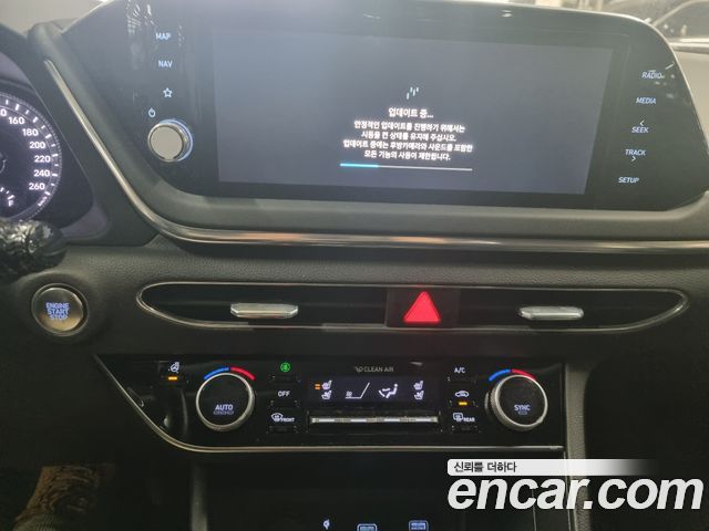 Hyundai Sonata 2022 — photo 17