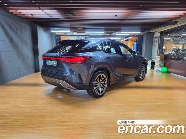 Lexus RX 2025 — photo 2