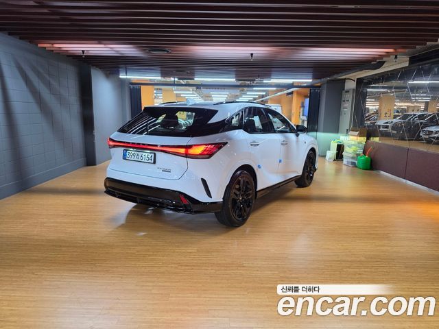 Lexus RX 2025 — photo 2