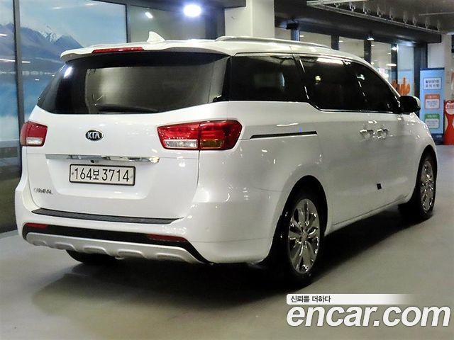 Kia Canival 2018 — photo 4