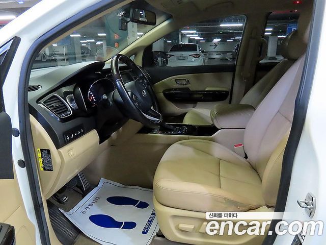 Kia Canival 2018 — photo 6