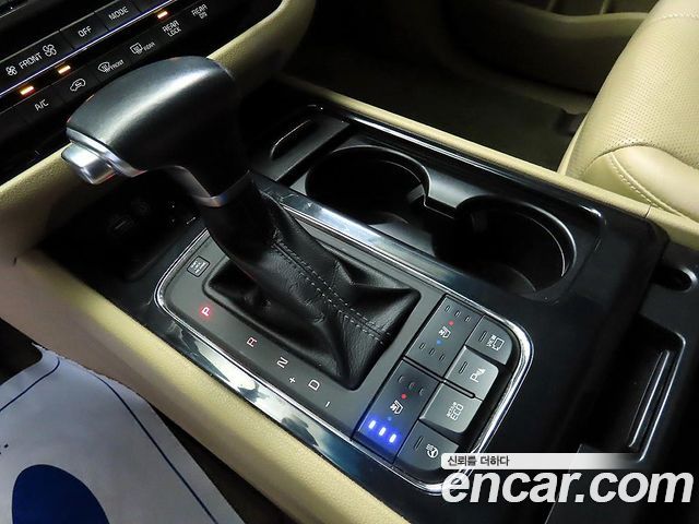 Kia Canival 2018 — photo 12