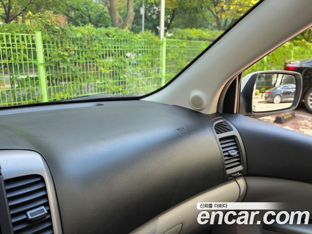 Kia Canival 2010 — photo 9