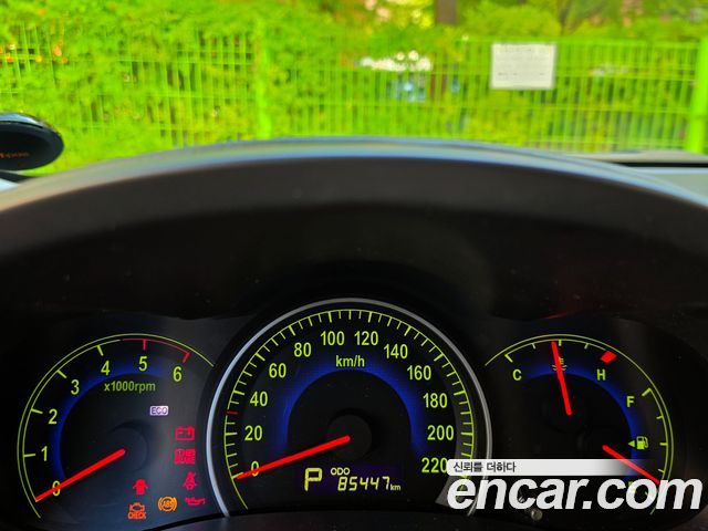 Kia Canival 2010 — photo 12