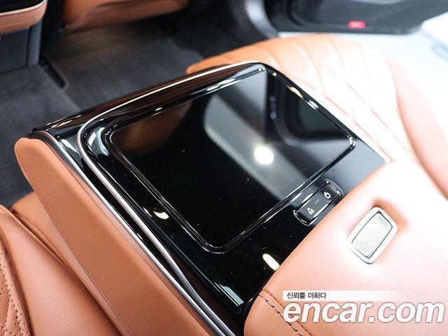 Mercedes-Benz S-Class 2023 — photo 10