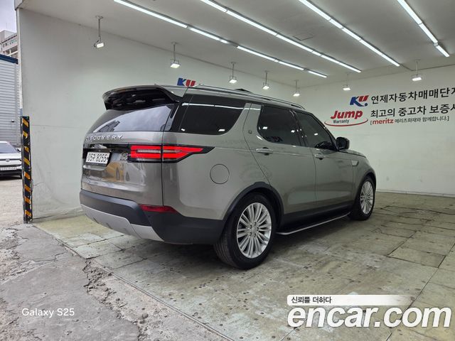 Land Rover Discovery 2018 — photo 2