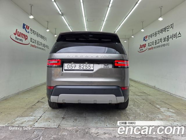 Land Rover Discovery 2018 — photo 4