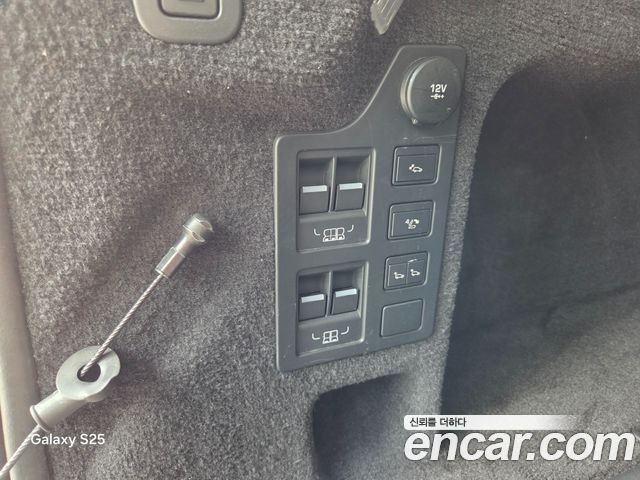 Land Rover Discovery 2018 — photo 20