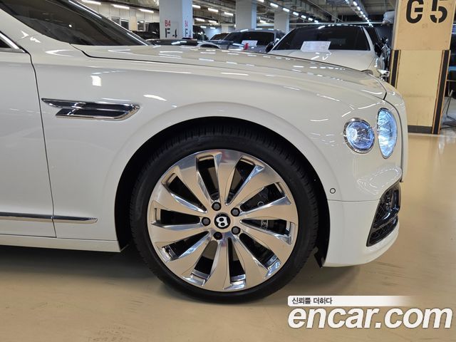 Bentley Flying Spur 2022 — photo 8