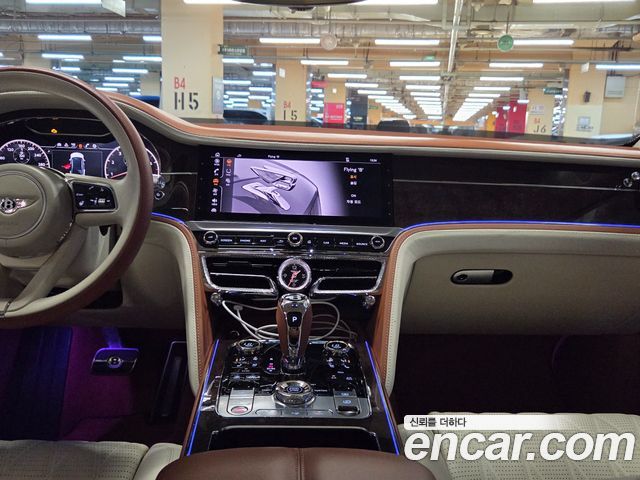 Bentley Flying Spur 2022 — photo 10