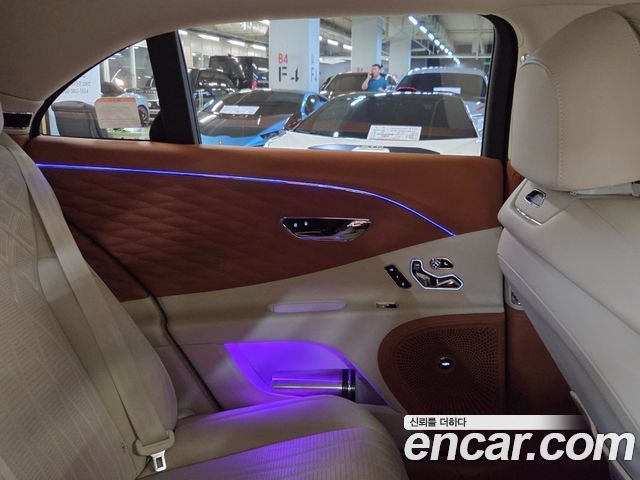 Bentley Flying Spur 2022 — photo 15