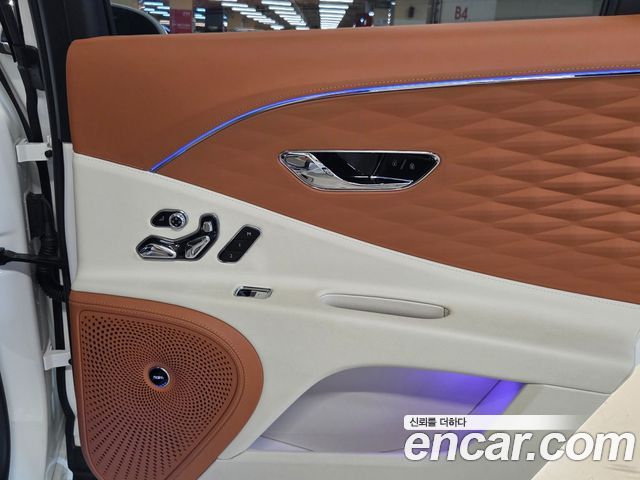 Bentley Flying Spur 2022 — photo 16