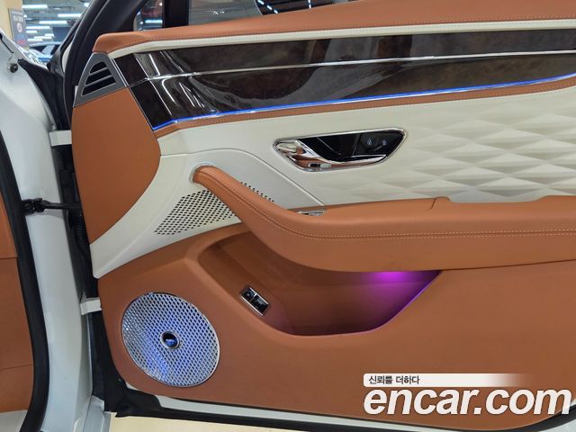 Bentley Flying Spur 2022 — photo 19