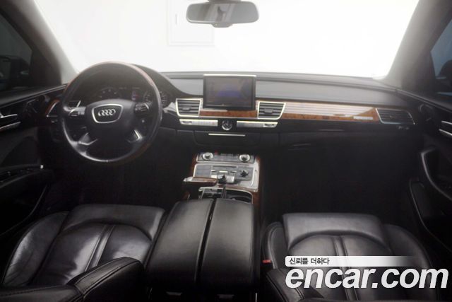 Audi A8 2011 — photo 2