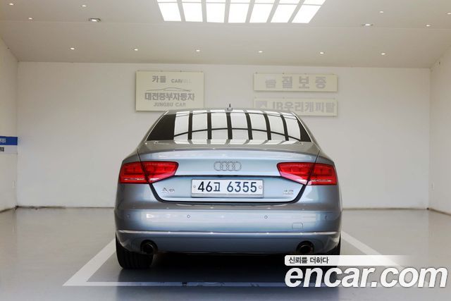 Audi A8 2011 — photo 4