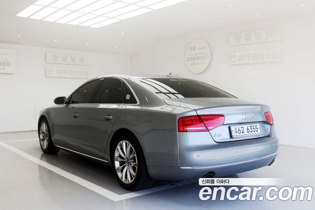 Audi A8 2011 — photo 9