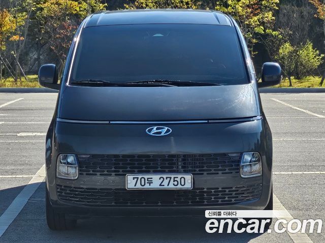 Hyundai Staria 2022 — photo 2
