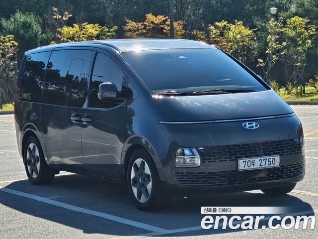 Hyundai Staria 2022 — photo 3