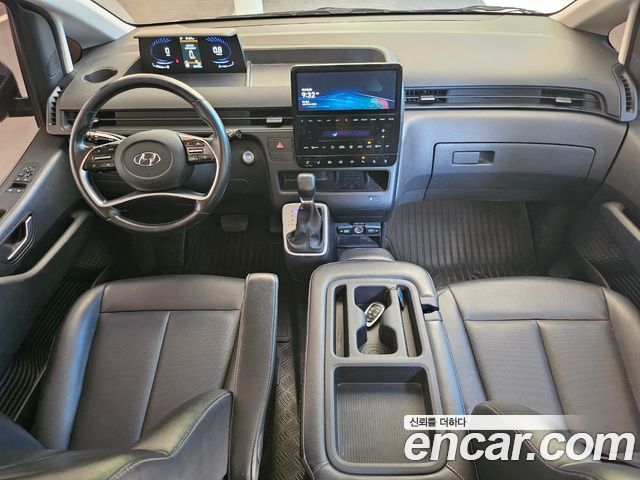 Hyundai Staria 2022 — photo 13