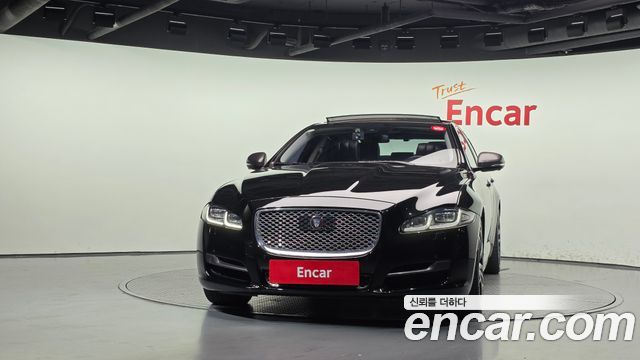 Jaguar XJ 2016 — photo 3