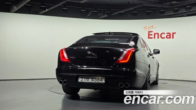 Jaguar XJ 2016 — photo 4