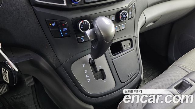 Hyundai Starex 2019 — photo 9