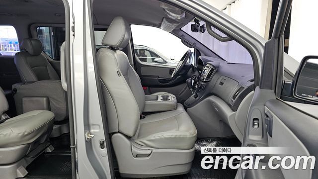 Hyundai Starex 2019 — photo 11