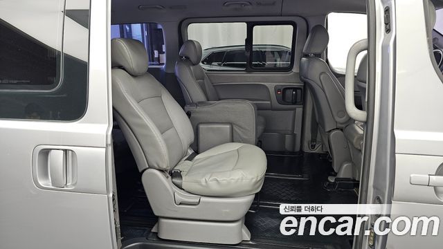 Hyundai Starex 2019 — photo 12