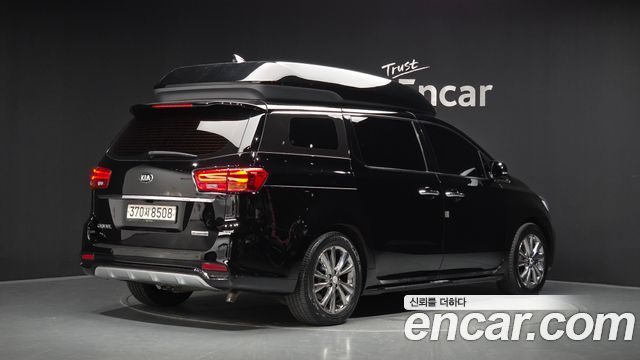 Kia Canival 2019 — photo 2