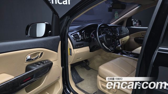 Kia Canival 2019 — photo 10