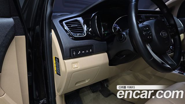 Kia Canival 2019 — photo 13