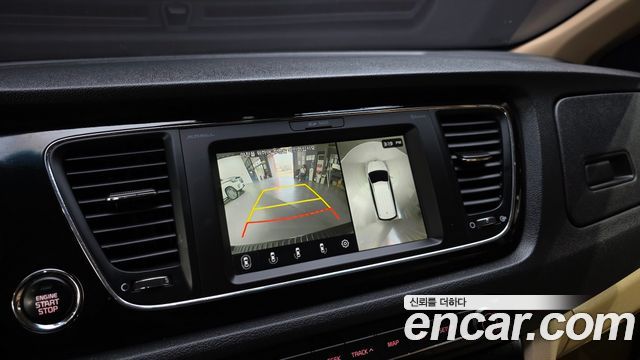 Kia Canival 2019 — photo 16