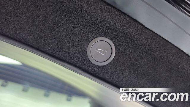 Tesla Model Y 2025 — photo 25