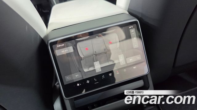 Tesla Model Y 2025 — photo 31