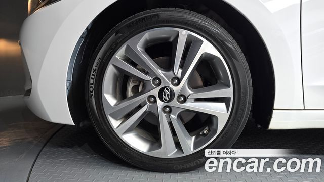 Hyundai AVANTE 2018 — photo 5