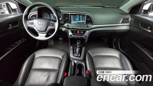 Hyundai AVANTE 2018 — photo 7