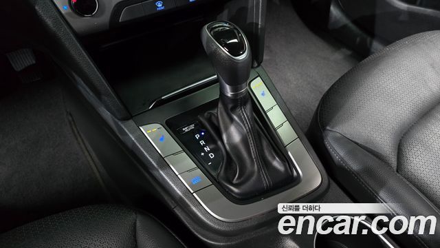 Hyundai AVANTE 2018 — photo 9