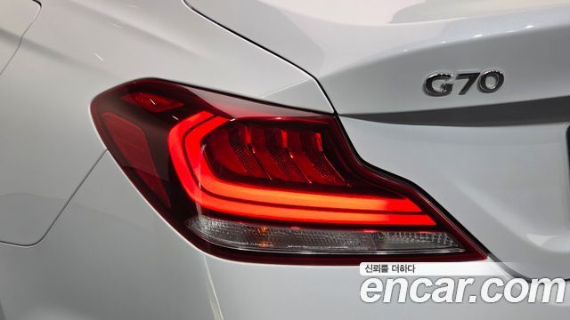Genesis G70 2019 — photo 9
