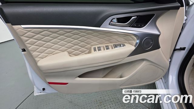 Genesis G70 2019 — photo 14