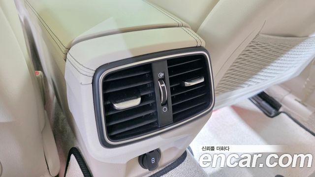 Genesis G70 2019 — photo 31