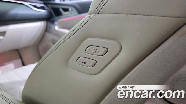 Genesis G70 2019 — photo 32