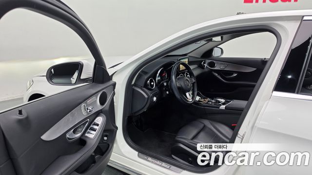 Mercedes-Benz C-Class 2017 — photo 10